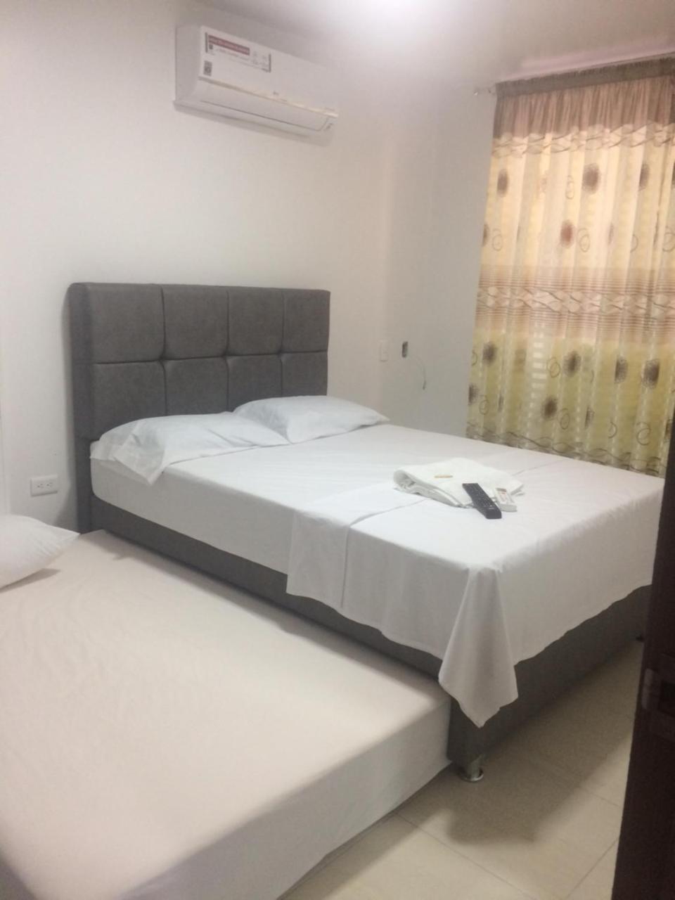 Hostal Piedra Del Sol Floridablanca Extérieur photo
